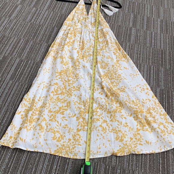 Beautiful Floral Dress - Picture 15 of 15